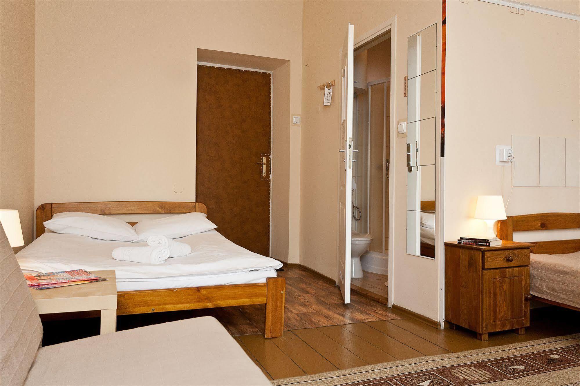 Enigma Hostel Krasków Eksteriør bilde