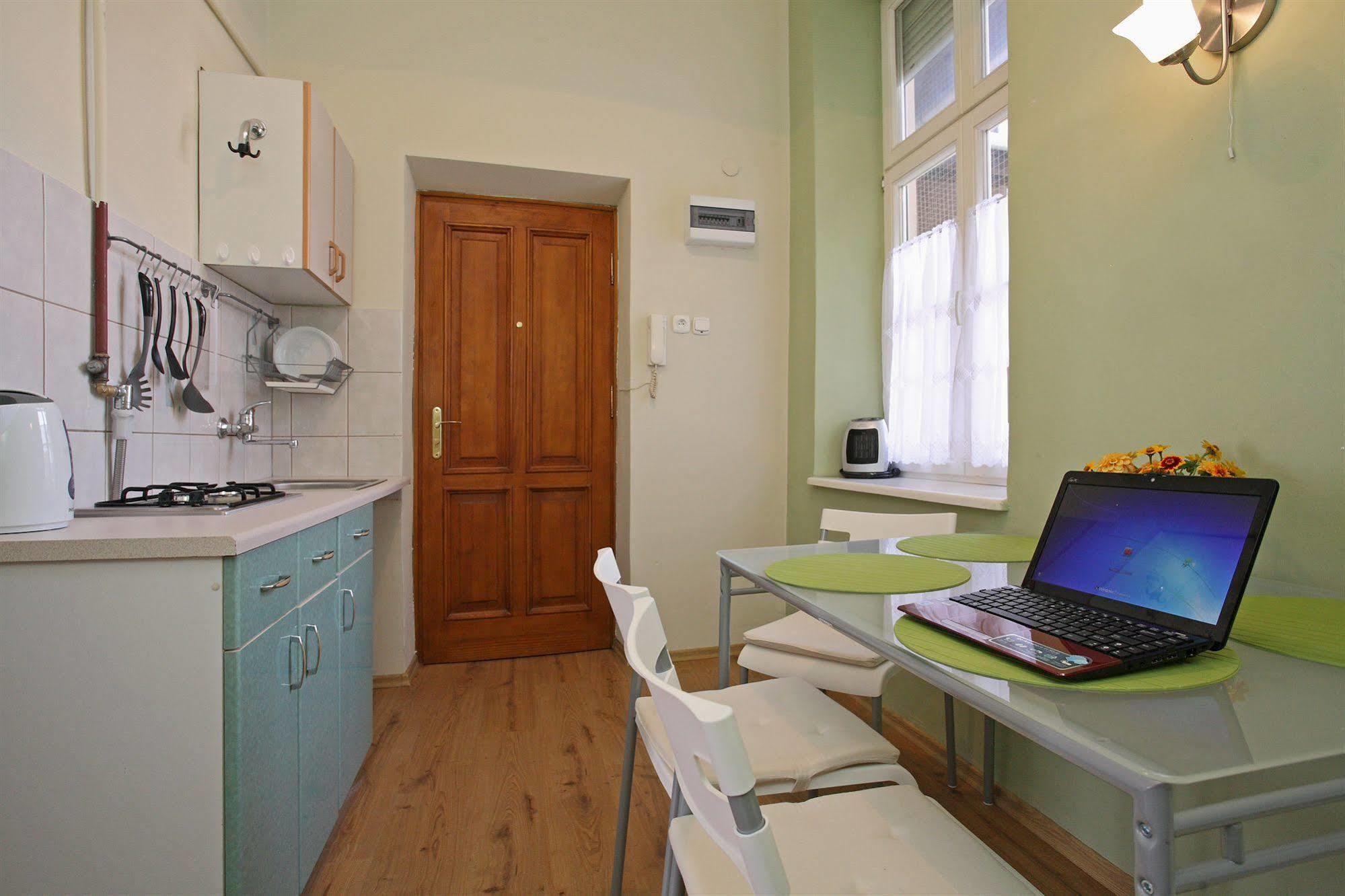 Enigma Hostel Krasków Eksteriør bilde